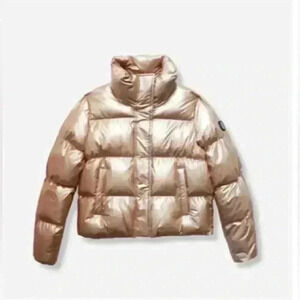 NEW WITH TAGS noize athena gloss cropped puffer💌